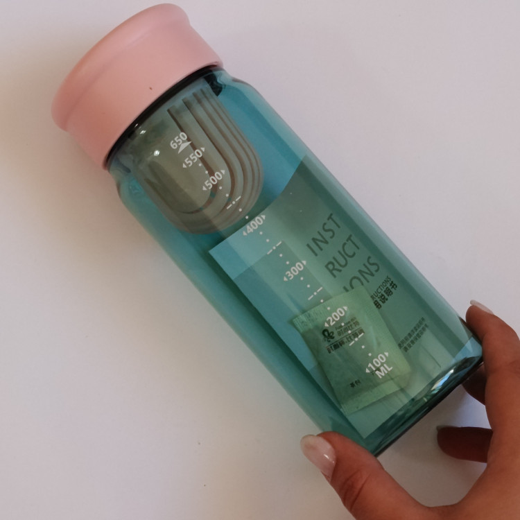 قمقمه 650 ml مدل Bottle رنگ بدنه آبی با در صورتی رنگ